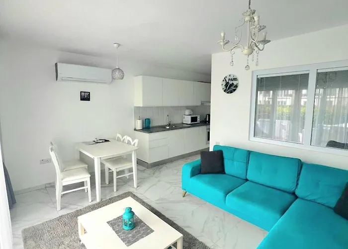 Great Seaview Appartments In Thalassa Apartmán